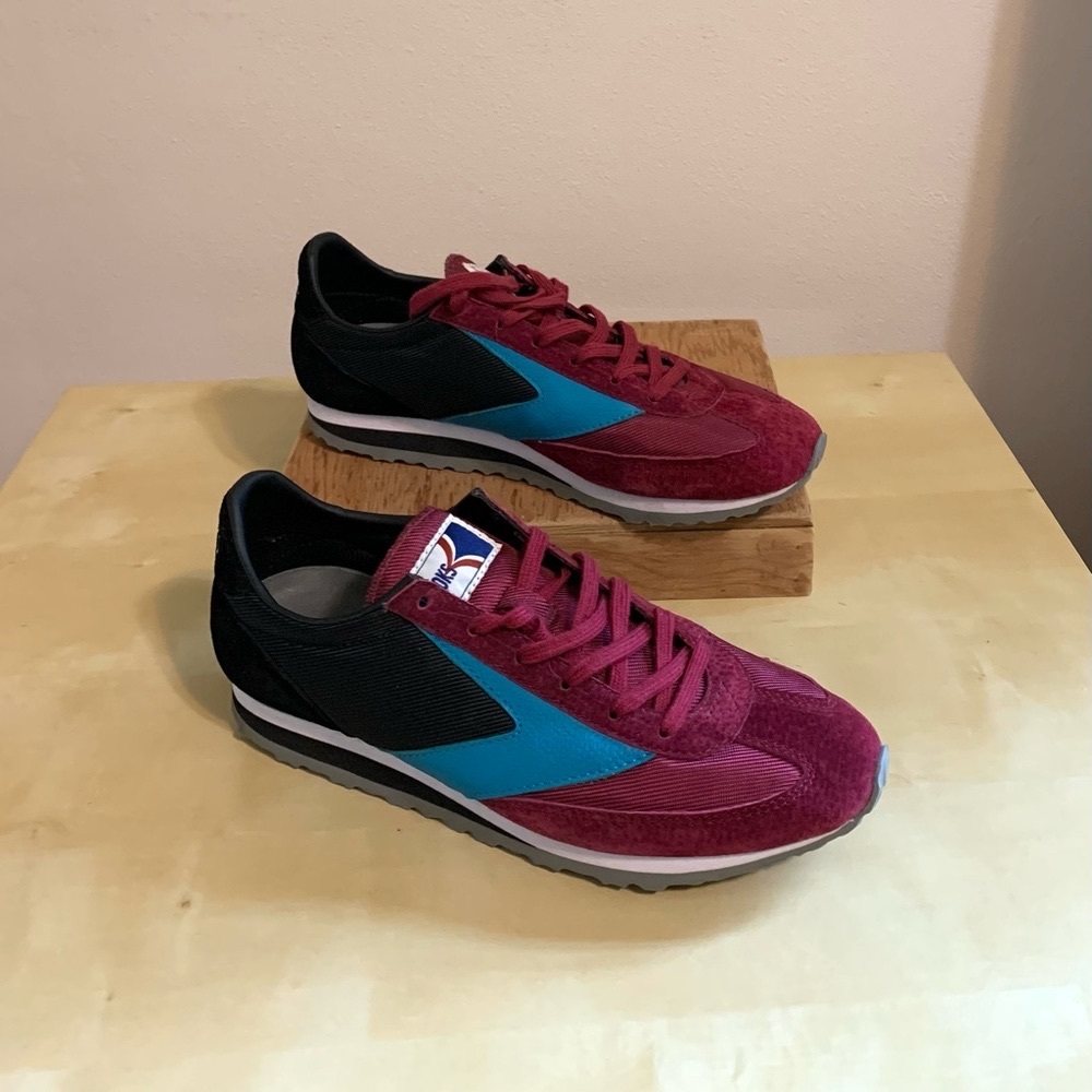 Brooks Heritage Vanguard running shoe womens size 9